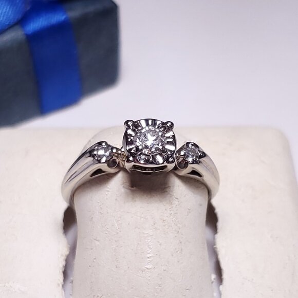 Antique .26ctw Natural 3Diamond scroll Top 14Kt W/G SI2 GH Engagement Ring#22941 - Picture 1 of 7